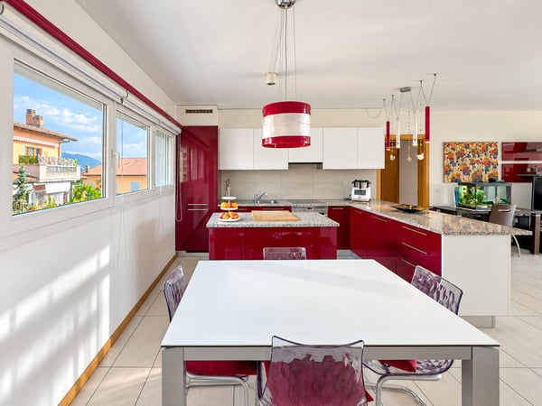 Ampio appartamento all’ultimo piano con terrazza a Stabio 4