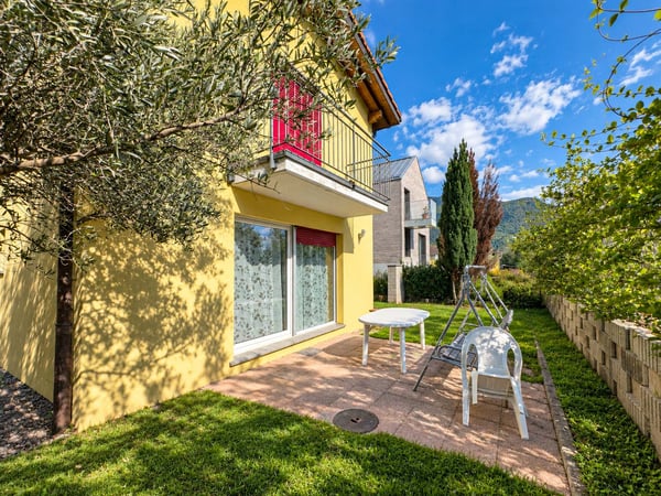 Casa con giardino a Rancate 4
