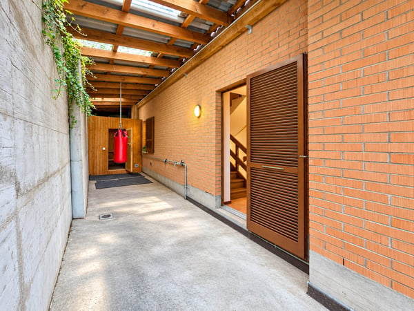 Villa con ampio giardino a Vacallo 15