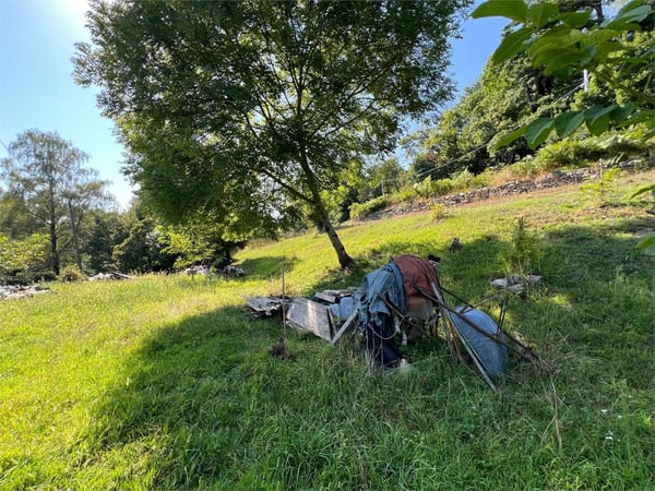 Bellissimo terreno edificabile in posizione soleggiata e vista lago 2