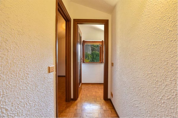 Bellissima villa indipendente in un contesto riservato, con ampio giar 12