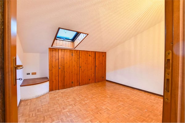 Bellissima villa indipendente in un contesto riservato, con ampio giar 11