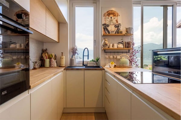 Esclusivo appartamento duplex in posizione tranquilla e soleggiata con 7