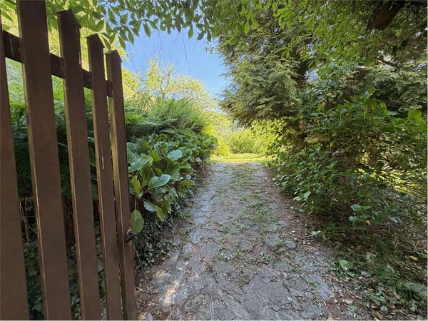 Curata casa di campagna in una posizione soleggiata e riservata con sp 2