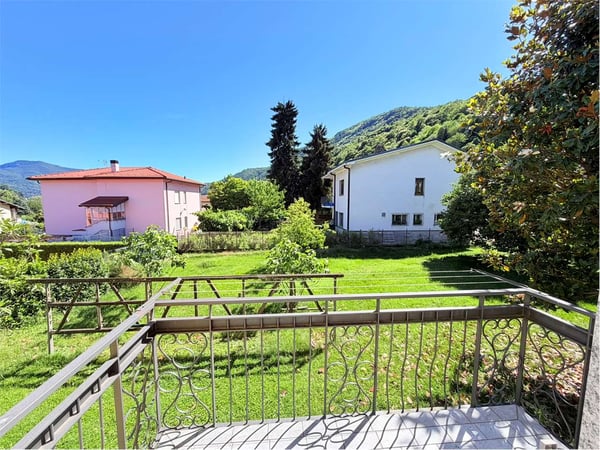 Curata villa in una posizione tranquilla e soleggiata, vicina al paese 11