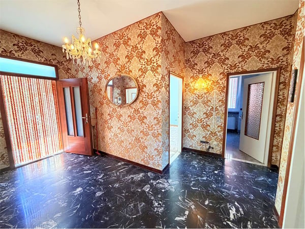 Curata villa in una posizione tranquilla e soleggiata, vicina al paese 3