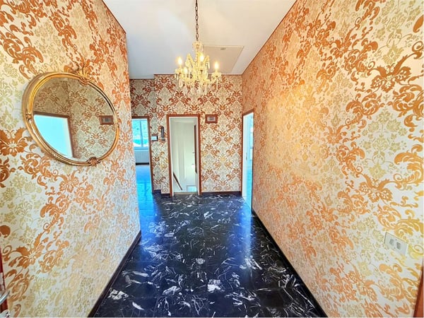 Curata villa in una posizione tranquilla e soleggiata, vicina al paese 2