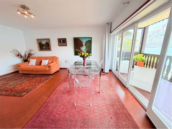 DIRETTAMENTE SUL LAGO!!! Esclusiva residenza fronte lago con accesso p 4