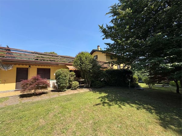 Grazioso bilocale con terrazza, piscina e garage 12