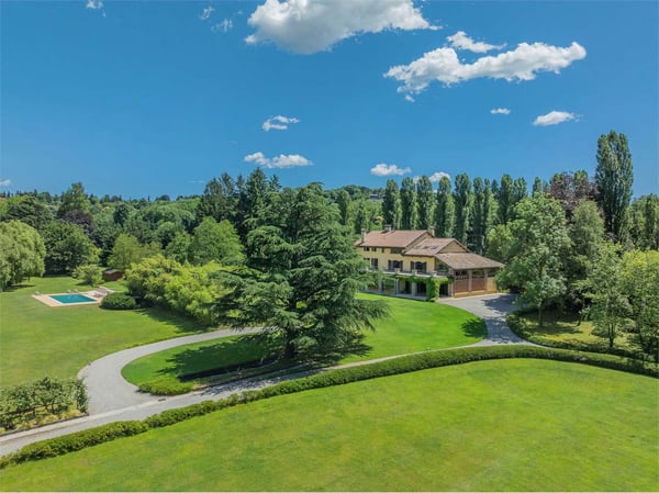 Bellissima villa storica con vista sul Sacro Monte di Varese e sulle m 1