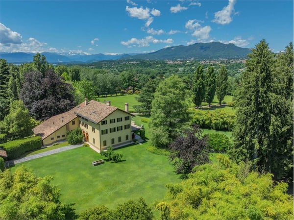 Bellissima villa storica con vista sul Sacro Monte di Varese e sulle m 4