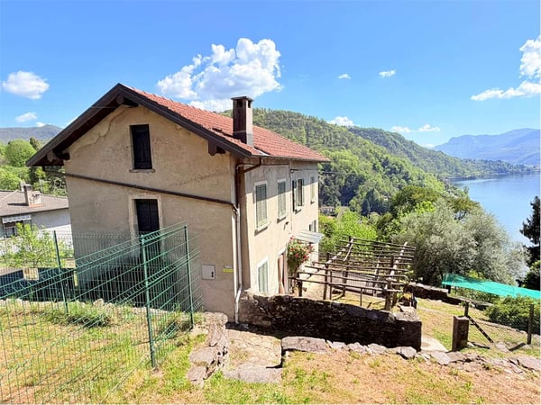 Casa indipendente da ristrutturare in posizione soleggiata e tranquill 1