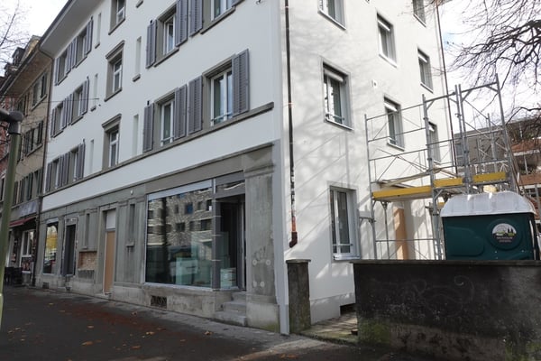 Attraktive Gewerbeflächen mit grossem Schaufenster an zentraler Lage 2