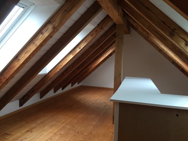 Charmante Dachwohnung auf 2 Etagen mit viel Holz 7