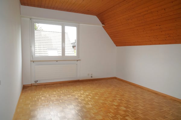 2-Zimmer-Einfamilienhaus mit Hallenschwimmbad, Sauna und Doppelgarage 14
