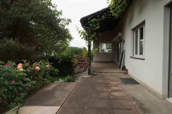 2-Zimmer-Einfamilienhaus mit Hallenschwimmbad, Sauna und Doppelgarage 6