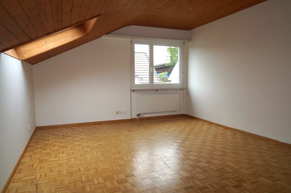 2-Zimmer-Einfamilienhaus mit Hallenschwimmbad, Sauna und Doppelgarage 12