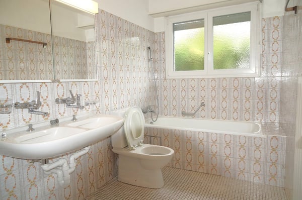 2-Zimmer-Einfamilienhaus mit Hallenschwimmbad, Sauna und Doppelgarage 10