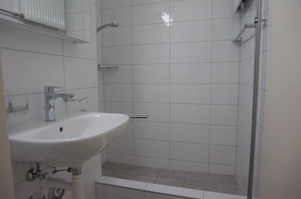 Neu renoviertes 1-Zimmer-Büro Nähe Rheinpromenade 5