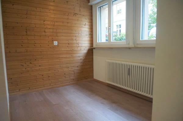 Neu renoviertes 1-Zimmer-Büro Nähe Rheinpromenade 4