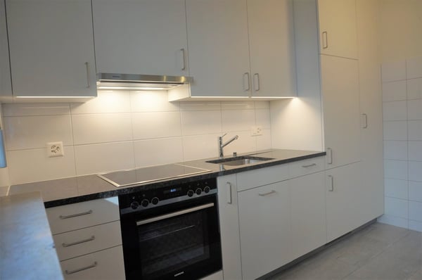 Neu renoviertes 1-Zimmer-Büro Nähe Rheinpromenade 3