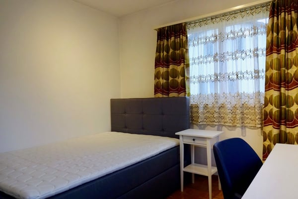 Möbliertes WG-Zimmer direkt neben Novartis Pharma Stein AG 2