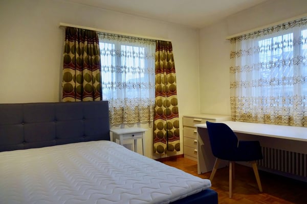 Möbliertes WG-Zimmer direkt neben Novartis Pharma Stein AG 1