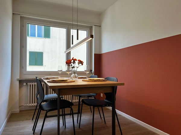 Helle, renovierte Wohnung ideal für junge Berufstätige 25