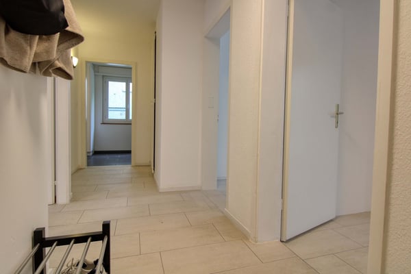 Cozy 2-Room Apartment in Zürich Altstetten 10