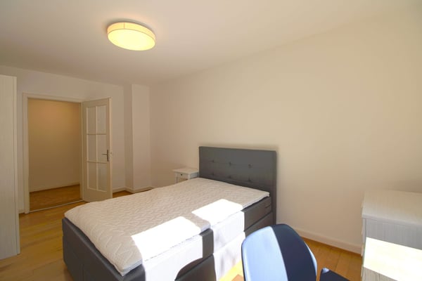 Susan #3 - Möbliertes Zimmer in modernisierter Wohnung an top Lage 3