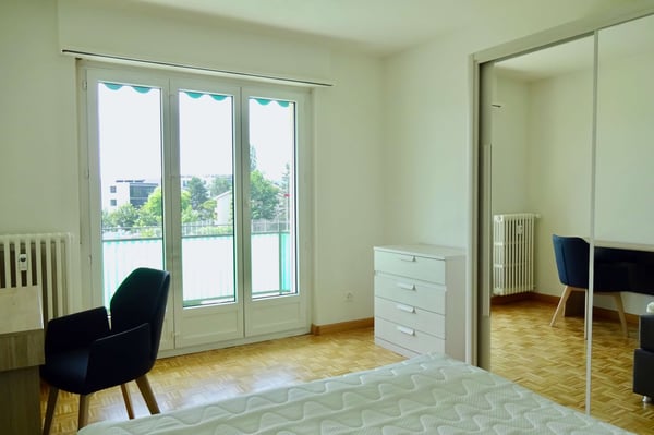 Möbliertes Zimmer in modernisierter Wohnung an top Lage 4