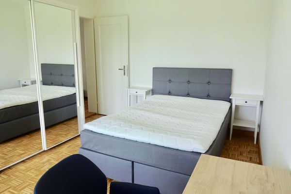 Möbliertes Zimmer in modernisierter Wohnung an top Lage 3