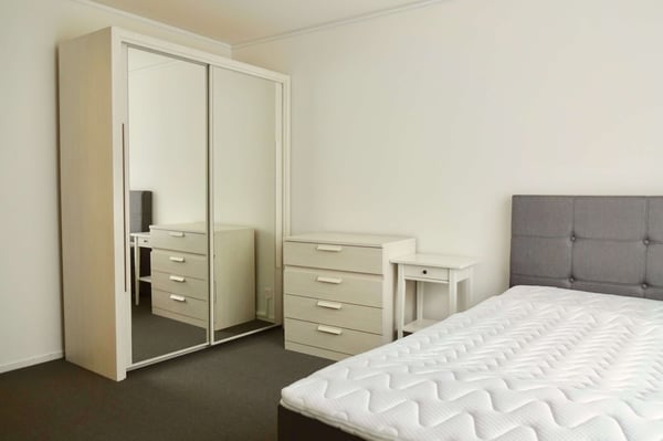 Gordon #3 - Möbliertes Zimmer in modernisierter Wohnung an top Lage 2