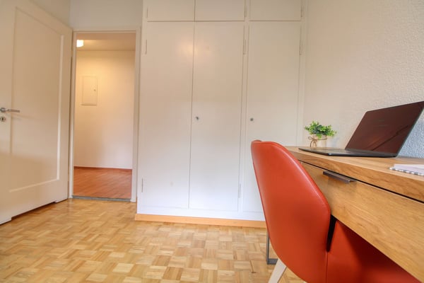Ruhiger urbaner Rückzugsort in der Nähe der Universität in Irchel 4