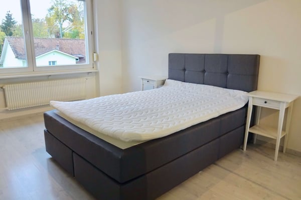 Möbliertes Zimmer in 4er WG mit grossem Wohnzimmer & Balkon 2