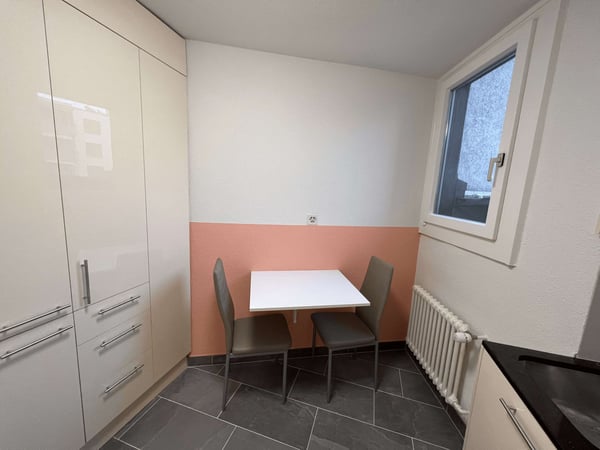Möbliertes Zimmer in modernisierter Wohnung an top Lage 11
