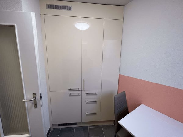 Möbliertes Zimmer in modernisierter Wohnung an top Lage 7