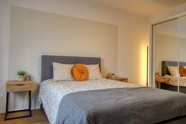 Möbliertes Zimmer in modernisierter Wohnung an top Lage 6