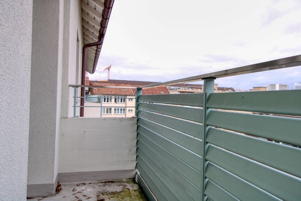 Möbliertes Zimmer in modernisierter Wohnung an top Lage 15