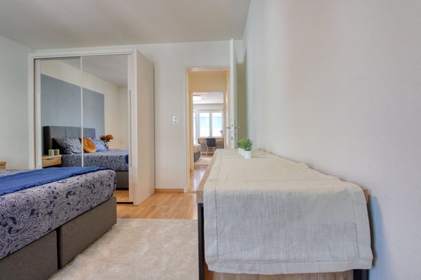 Möbliertes Zimmer in modernisierter Wohnung an top Lage 4