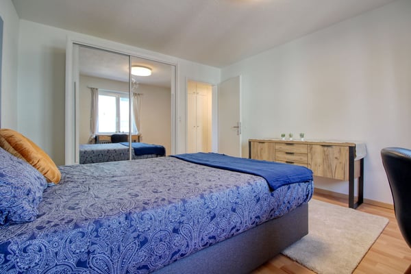 Möbliertes Zimmer in modernisierter Wohnung an top Lage 8