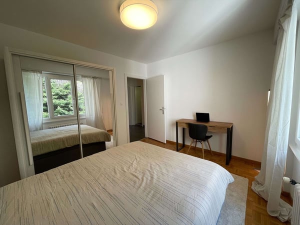 Furnished room in modernised apartment in a top location 6