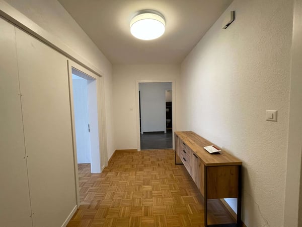 Furnished room in modernised apartment in a top location 22