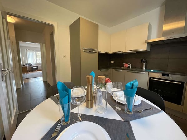 Furnished room in modernised apartment in a top location 15
