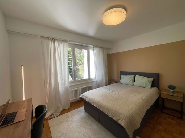 Furnished room in modernised apartment in a top location 8
