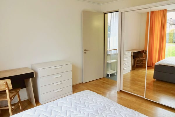 Stilvoll möbliertes Community Studio in Zürich Seebach 2