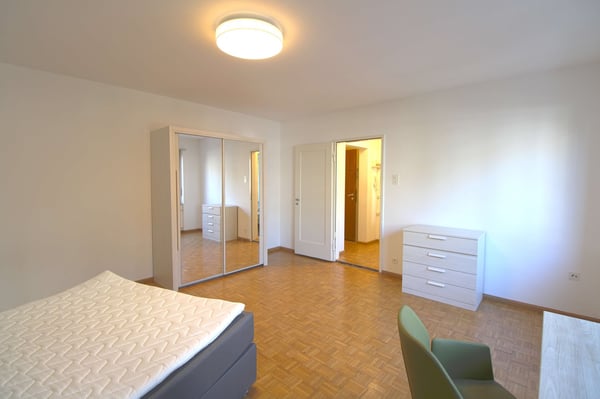 Möbliertes WG-Zimmer in der Nähe vom Claraplatz 1