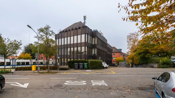 helle Bürofläche im Kreis 6 zu vermieten 1