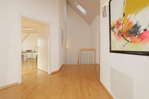 Grosszügiges 1.5-Zimmer-Einfamilienhaus mit traumhafter Weitsicht – Ihr neues Zuhause in Volketswil 8