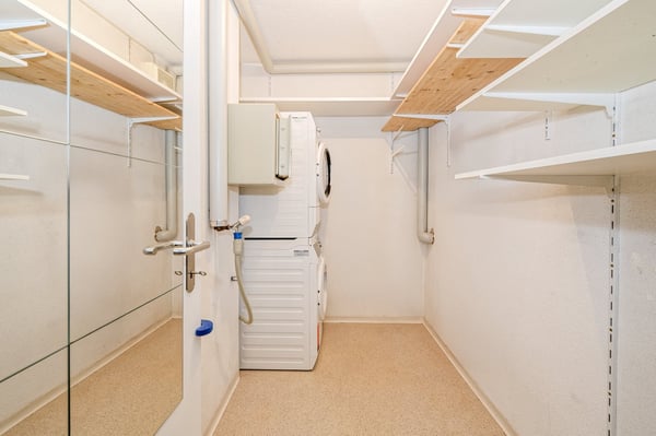 Geräumige 1.5-Zimmer-Duplex-Wohnung in Urdorf 8